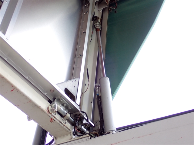 いすゞ ギガ 大型 アルミウィング QKG-CYJ77B(94911) 24枚目