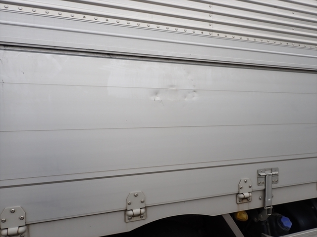 いすゞ ギガ 大型 アルミウィング QKG-CYJ77B(94911) 38枚目