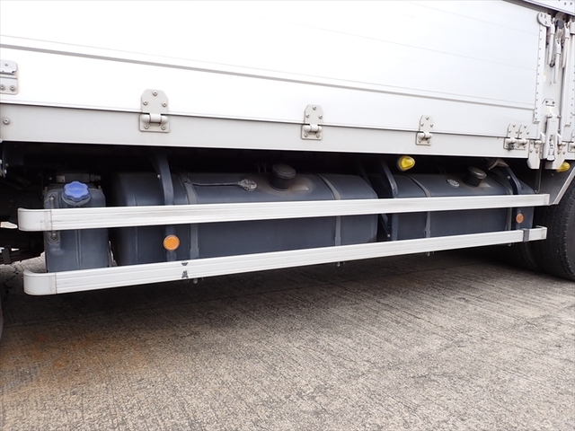 いすゞ ギガ 大型 アルミウィング QKG-CYJ77B(94911) 44枚目