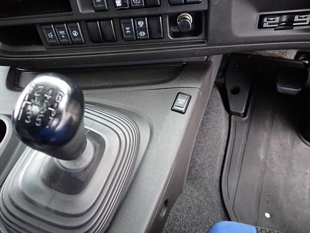 いすゞ ギガ 大型 アルミウィング QKG-CYJ77B(94911) 73枚目