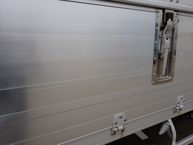 いすゞ フォワード 中型 アルミウィング 2RG-FRR90S2(94969) 17枚目