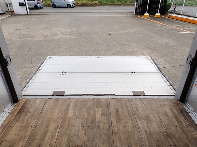 いすゞ フォワード 中型 アルミウィング 2RG-FRR90S2(94969) 9枚目