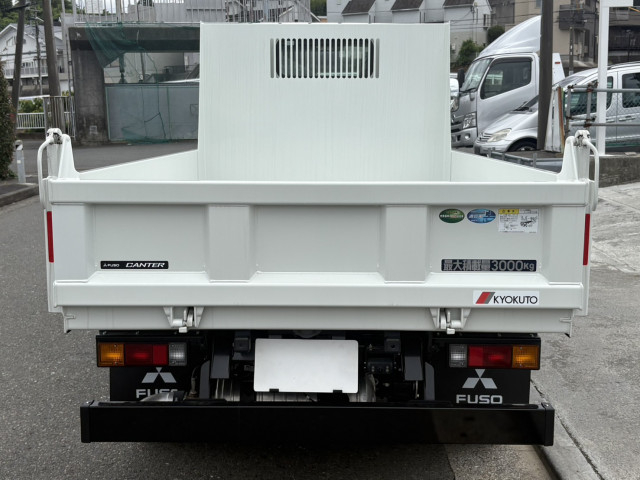 三菱ふそう キャンター 小型 土砂ダンプ 2RG-FBA60(106265) 8枚目
