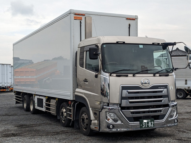 UDトラックス（日産） クオン 大型 冷蔵冷凍バン 2PG-CG5CA(112435) 2枚目