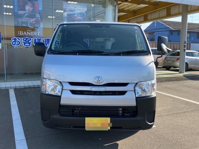 トヨタ ハイエース 小型 バン QDF-GDH206V(86503) 2枚目