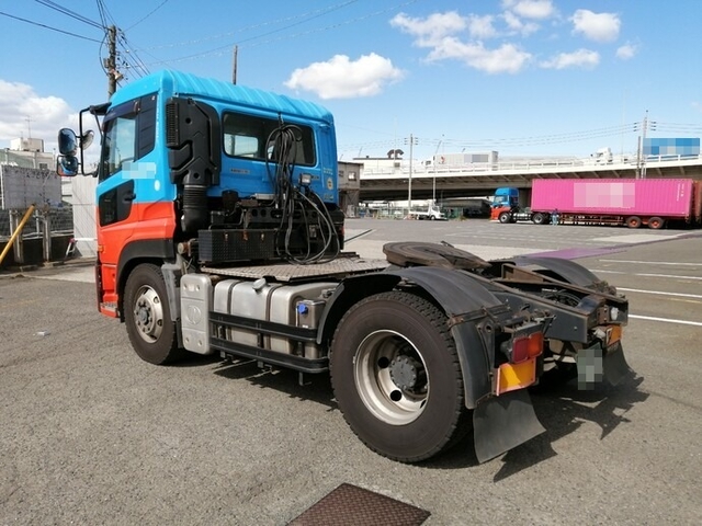 UDトラックス（日産） クオン 大型 トラクタ AKG-GK4XAB(5651) 6枚目