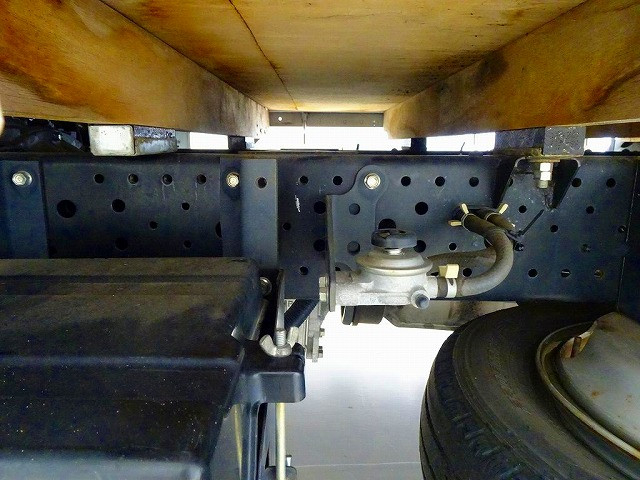 いすゞ エルフ 小型 平ボディ 2RG-NJR88A(111909) 28枚目