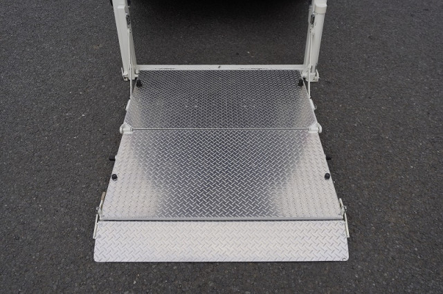 トヨタ ハイエース 小型 ライトバン CBF-TRH200K(95157) 19枚目