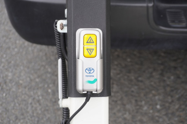 トヨタ ハイエース 小型 ライトバン CBF-TRH200K(95157) 20枚目