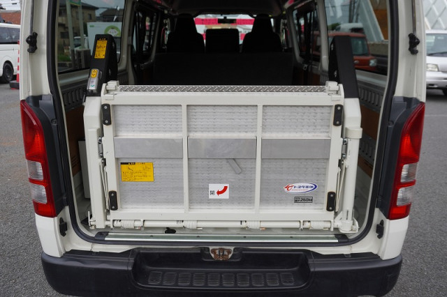 トヨタ ハイエース 小型 ライトバン CBF-TRH200K(95157) 22枚目