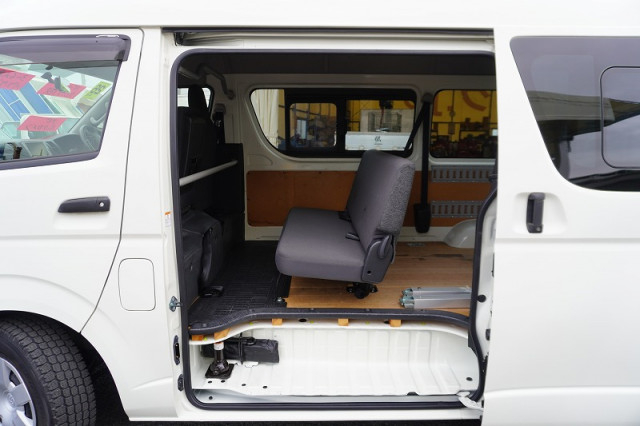 トヨタ ハイエース 小型 ライトバン CBF-TRH200K(95157) 25枚目