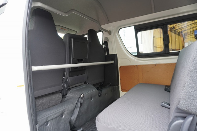 トヨタ ハイエース 小型 ライトバン CBF-TRH200K(95157) 27枚目