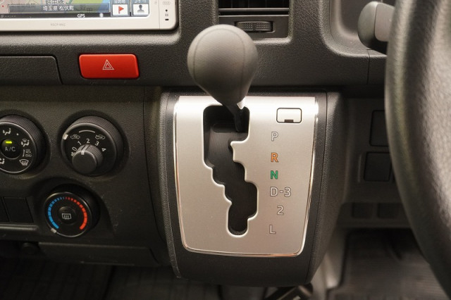 トヨタ ハイエース 小型 ライトバン CBF-TRH200K(95157) 30枚目