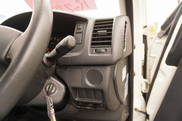 トヨタ ハイエース 小型 ライトバン CBF-TRH200K(95157) 33枚目