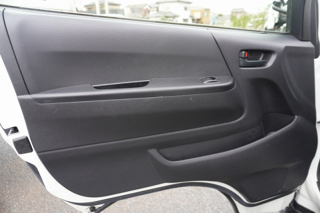 トヨタ ハイエース 小型 ライトバン CBF-TRH200K(95157) 40枚目