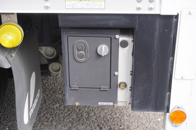 三菱ふそう キャンター 小型 アルミバン 2RG-FBA20(95160) 28枚目