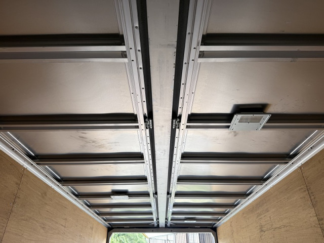 いすゞ フォワード 中型 アルミウィング 2RG-FRR90T2(95176) 12枚目