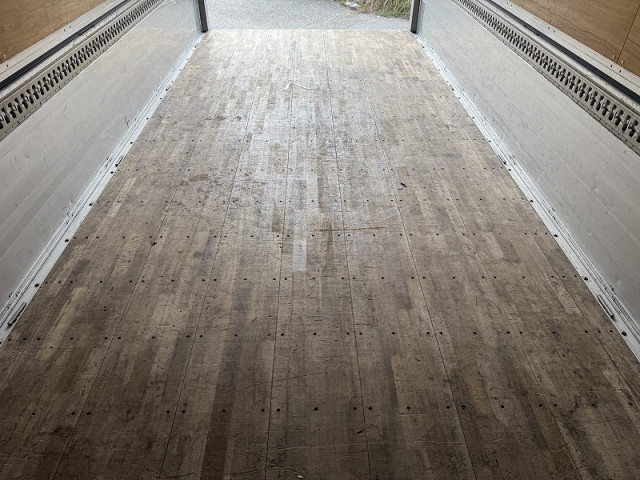 いすゞ フォワード 中型 アルミウィング 2RG-FRR90T2(95176) 13枚目