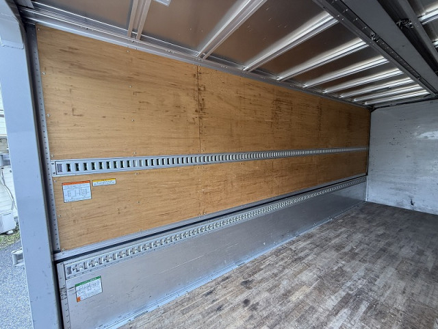 いすゞ フォワード 中型 アルミウィング 2RG-FRR90T2(95176) 16枚目