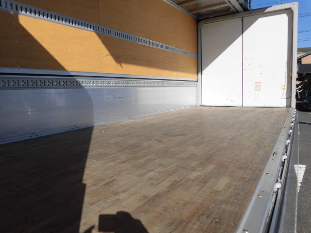 いすゞ フォワード 中型 アルミウィング 2RG-FRR90T2(95178) 16枚目