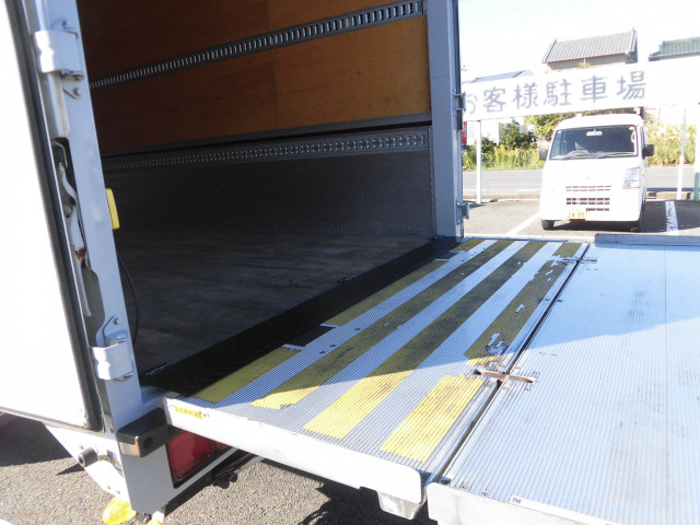 いすゞ フォワード 中型 アルミウィング 2RG-FRR90T2(95178) 18枚目