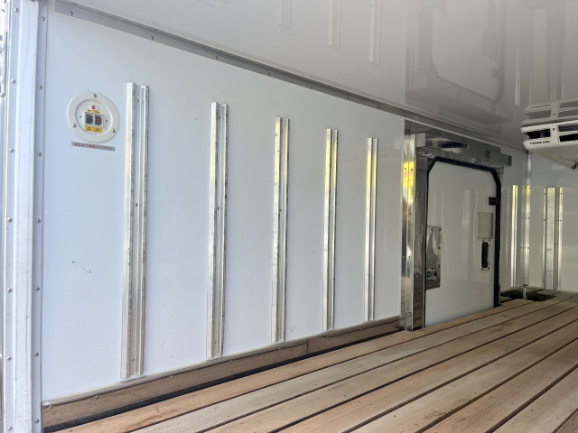 三菱ふそう キャンター 小型 冷凍冷蔵バン TPG-FBA20(95179) 13枚目