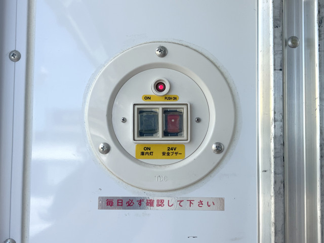 三菱ふそう キャンター 小型 冷凍冷蔵バン TPG-FBA20(95179) 17枚目