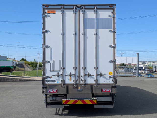 日野 プロフィア 大型 冷凍冷蔵バン 2DG-FW1AHG(95184) 8枚目