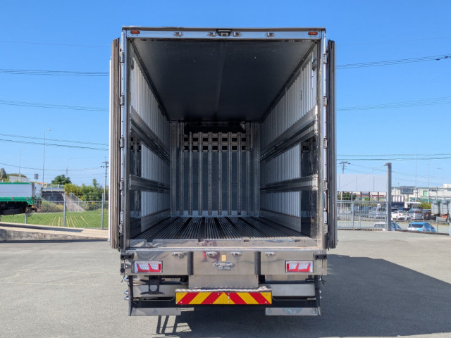 日野 プロフィア 大型 冷凍冷蔵バン 2DG-FW1AHG(95184) 9枚目