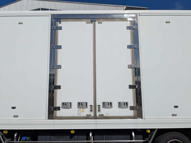 日野 プロフィア 大型 冷凍冷蔵バン 2DG-FW1AHG(95184) 15枚目