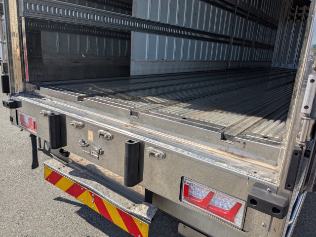 日野 プロフィア 大型 冷凍冷蔵バン 2DG-FW1AHG(95184) 21枚目