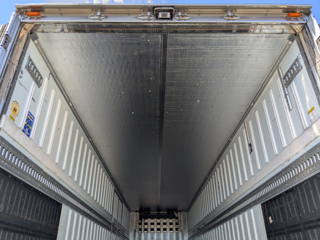 日野 プロフィア 大型 冷凍冷蔵バン 2DG-FW1AHG(95184) 22枚目