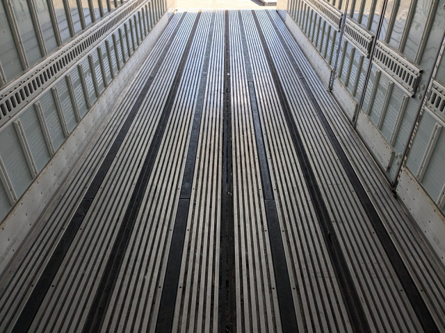 日野 プロフィア 大型 冷凍冷蔵バン 2DG-FW1AHG(95184) 27枚目