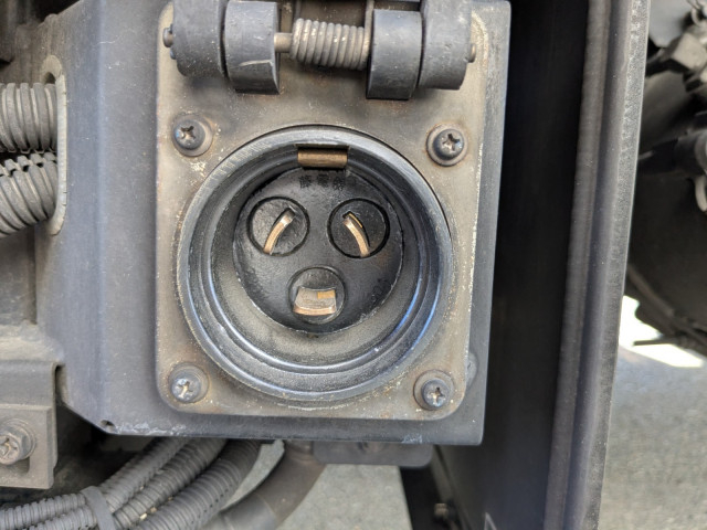 日野 プロフィア 大型 冷凍冷蔵バン 2DG-FW1AHG(95184) 33枚目