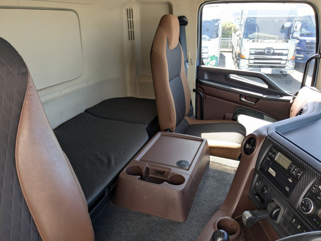 日野 プロフィア 大型 冷凍冷蔵バン 2DG-FW1AHG(95184) 35枚目