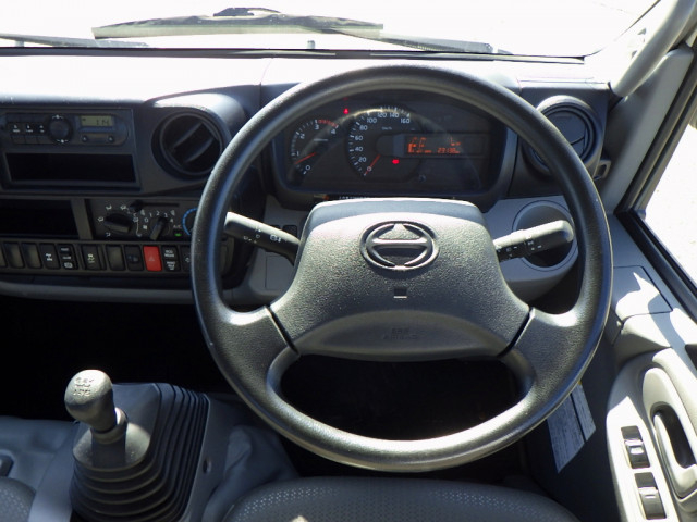 日野 デュトロ 小型 平ボディ TKG-XZU695M(95186) 12枚目