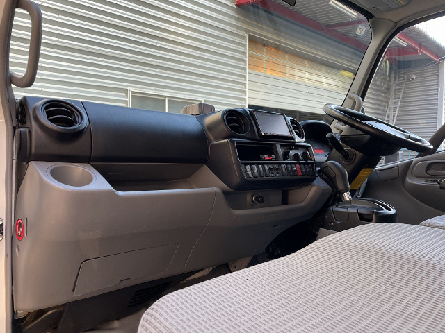 トヨタ ダイナ 小型 アルミバン TPG-XZU605(95187) 20枚目