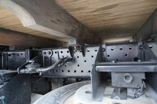 いすゞ エルフ 小型 平ボディ TRG-NJR85A(95196) 12枚目