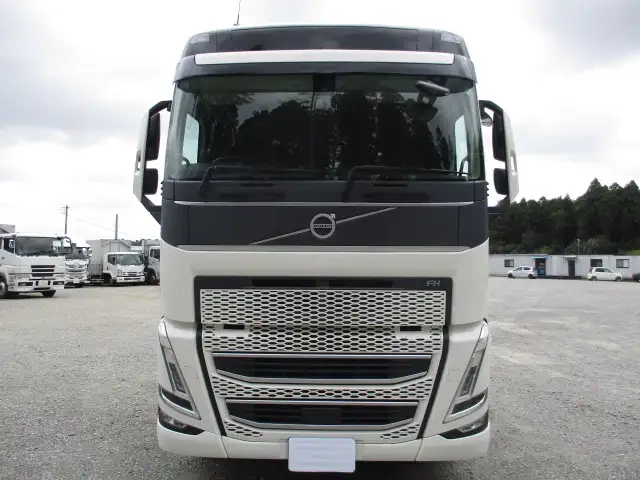 ボルボ 小型 トラクタ（シングル） 2PG-4S2TEA1(95208) 2枚目