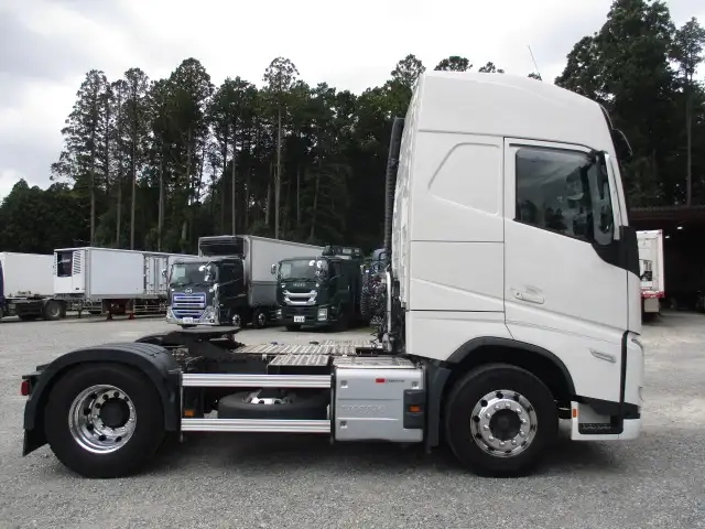 ボルボ 小型 トラクタ（シングル） 2PG-4S2TEA1(95208) 4枚目