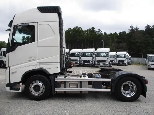 ボルボ 小型 トラクタ（シングル） 2PG-4S2TEA1(95208) 8枚目