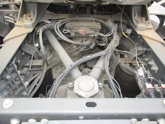 ボルボ 小型 トラクタ（シングル） 2PG-4S2TEA1(95208) 16枚目