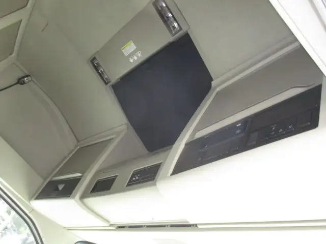 ボルボ 小型 トラクタ（シングル） 2PG-4S2TEA1(95208) 33枚目