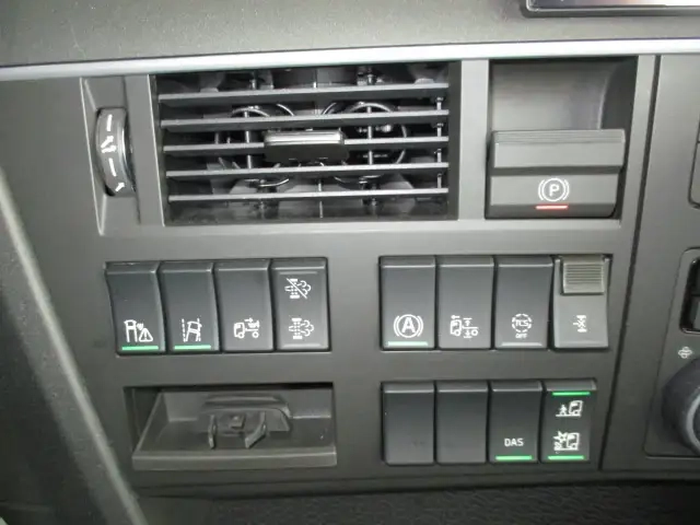 ボルボ 小型 トラクタ（シングル） 2PG-4S2TEA1(95208) 38枚目