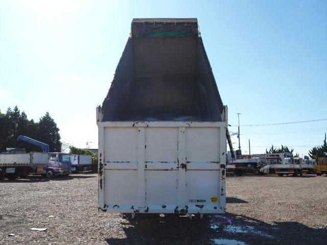 UDトラックス（日産） クオン 大型 土砂ダンプ *********(95261) 17枚目