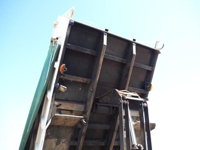 UDトラックス（日産） クオン 大型 土砂ダンプ *********(95261) 24枚目