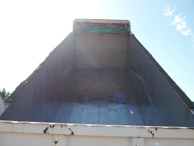 UDトラックス（日産） クオン 大型 土砂ダンプ *********(95261) 40枚目