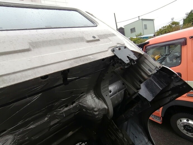 UDトラックス（日産） クオン 大型 冷蔵冷凍バン PKG-CG4ZA(5641) 70枚目