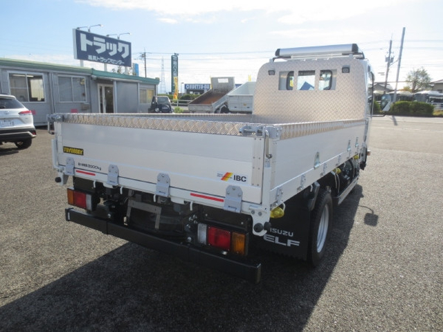 いすゞ エルフ 小型 平ボディ 2RG-NMS88AR(95369) 4枚目