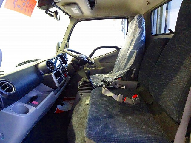 トヨタ ダイナ 小型 平ボディ 2KG-XZC645(95371) 8枚目